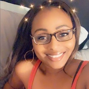 Meet your Posher, Trenika